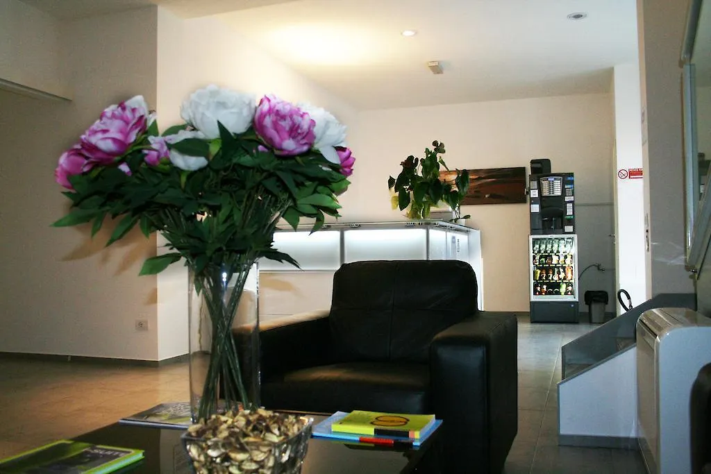 Hotel apartamentowy Residence Fanny Rimini Włochy